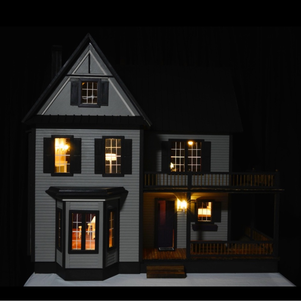 Victoria’s Farmhouse Dollhouse - Picture 9 of 9